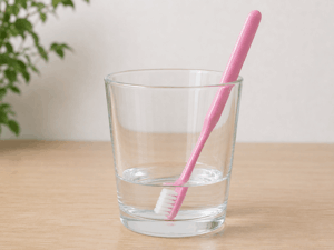 断水時の口腔ケア：歯ブラシとコップがある場合